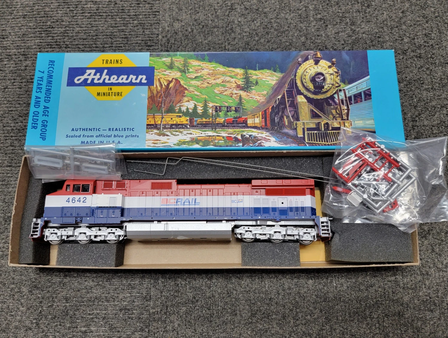 Athearn 4927 HO Scale GE C44-9 Diesel (BB Kit) BC Rail 4642 - NOS 1 Athearn 4927 HO Scale GE C44-9 Diesel (BB Kit) BC Rail 4642 - NOS